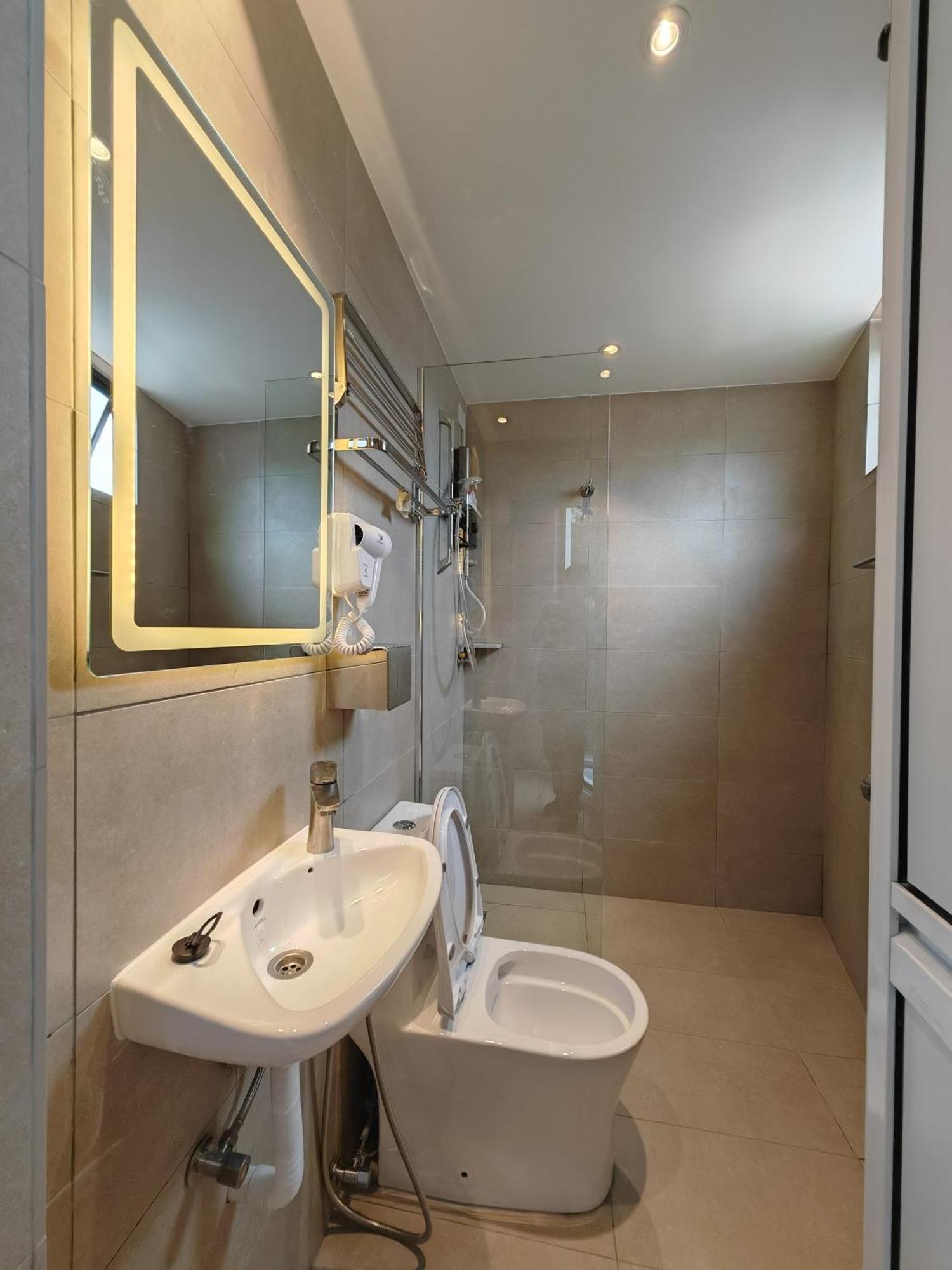 V Boutique Hotel 세렘반 외부 사진